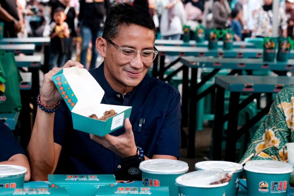 Menparekraf Sandiaga Uno di Festival Jajanan Bango 2023