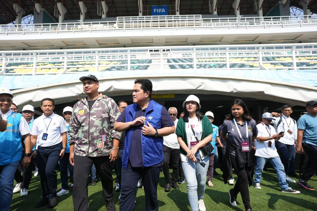 Menteri Pemuda dan Olahraga Republik Indonesia 'Menpora RI' Dito Ariotedjo melakukan kunjungan ke Gelora Bung Tomo 'GBT' Surabaya.