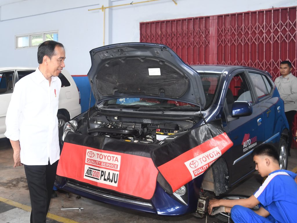 Pemerintah Dorong Sekolah Kejuruan Jalin Kerja Sama dengan Industri