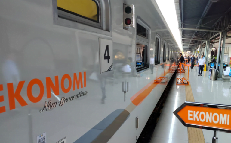 Kereta Api Kelas Ekonomi