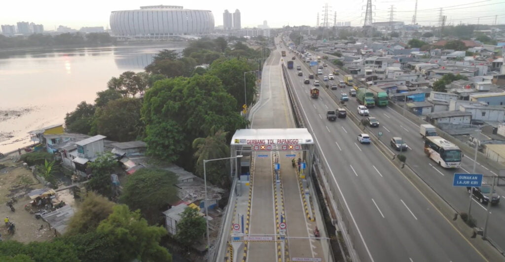 Gerbang Tol Papanggo akses menuju Jakarta International Stadium JIS