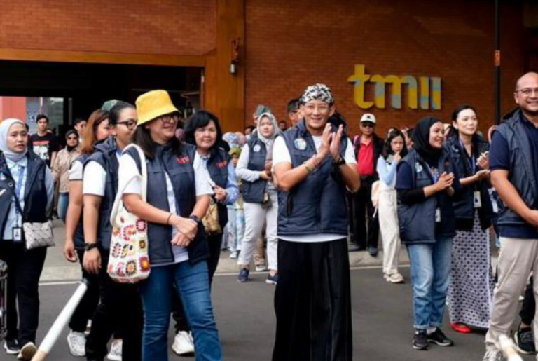 Menparekraf di Taman Mini Indonesia Indah, TMII