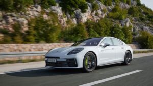 Porsche Panamera 4 E-Hybrid