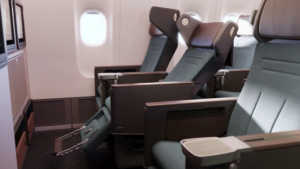 Kursi Kelas Ekonomi Premium Cathay Pacific