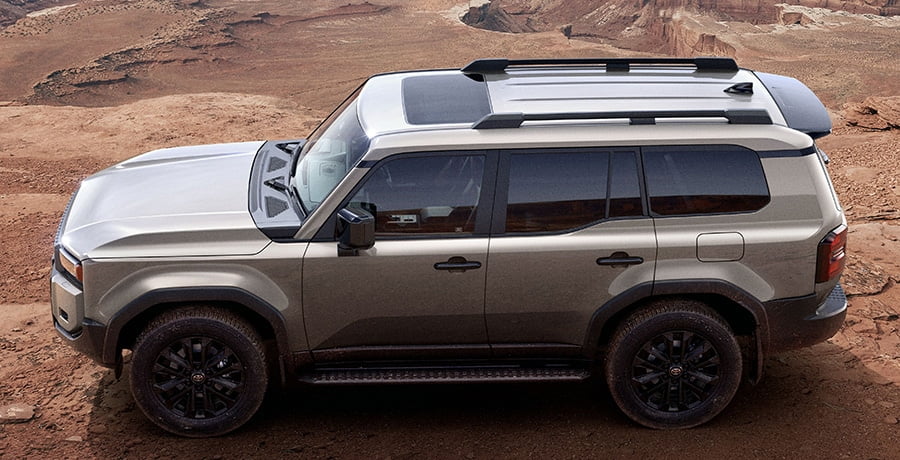 Toyota All New Land Cruiser ZX 2.8-liter diesel Samping