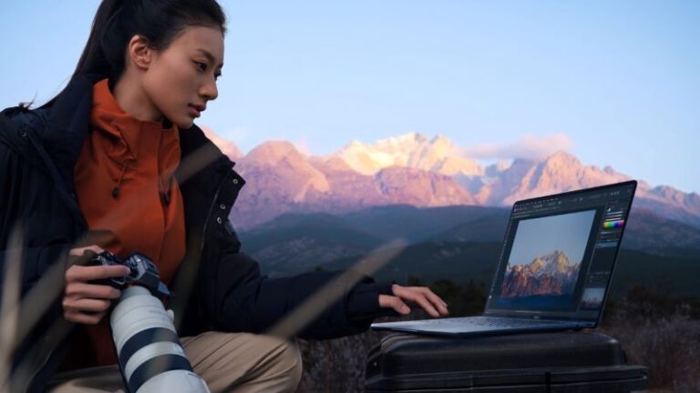 2. HUAWEI MateBook X Pro Lifestyle