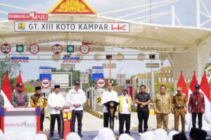 Jalan Tol Bangkinang - Koto Kampar di Pekanbaru dan Padang