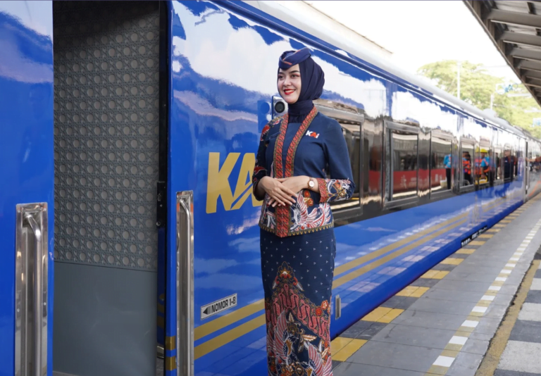 Kereta Suite Class Compartment on time performance diskon kereta