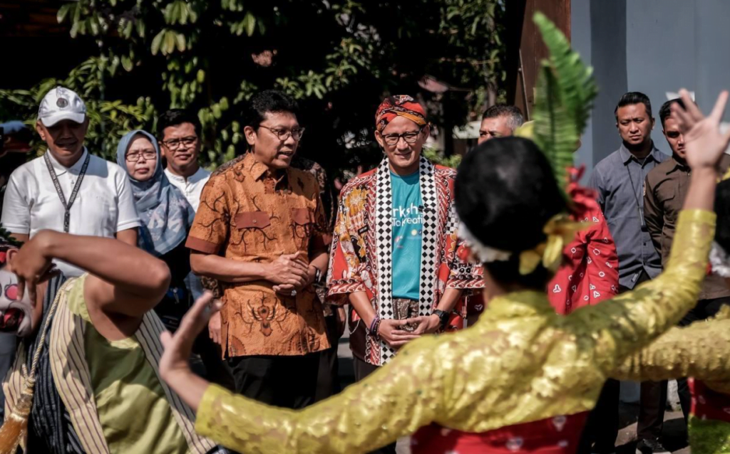 Menparekraf Sandiaga Uno saat menghadiri "Workshop KaTa Kreatif" di Dalem Ngabean Resto, Yogyakarta.