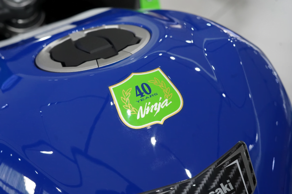 Logo Kawasaki Ninja ZX-25RR seri 40th Anniversary