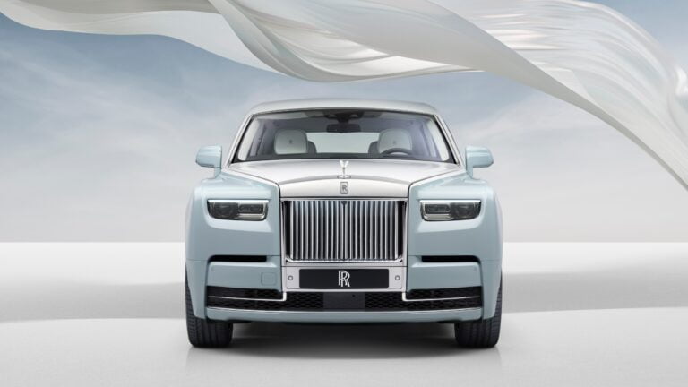 Rolls Royce Phantom Scintilla Depan