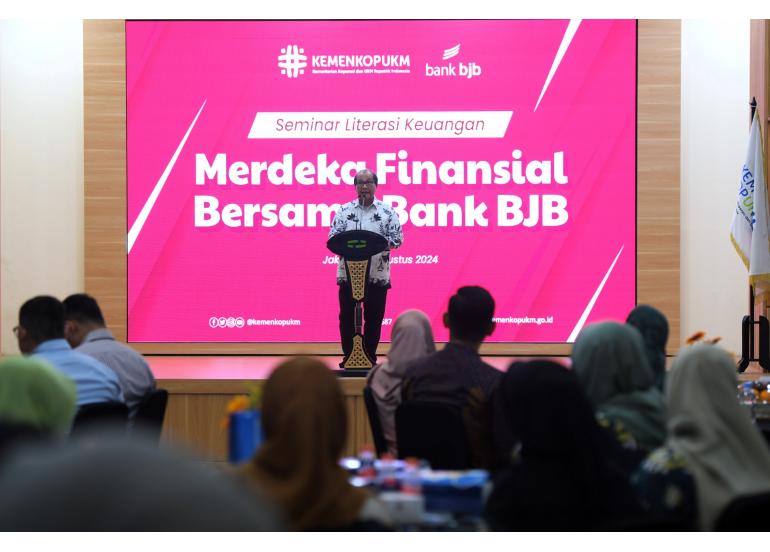 Seminar Literasi Keuangan Merdeka Finansial Bersama Bank BJB 