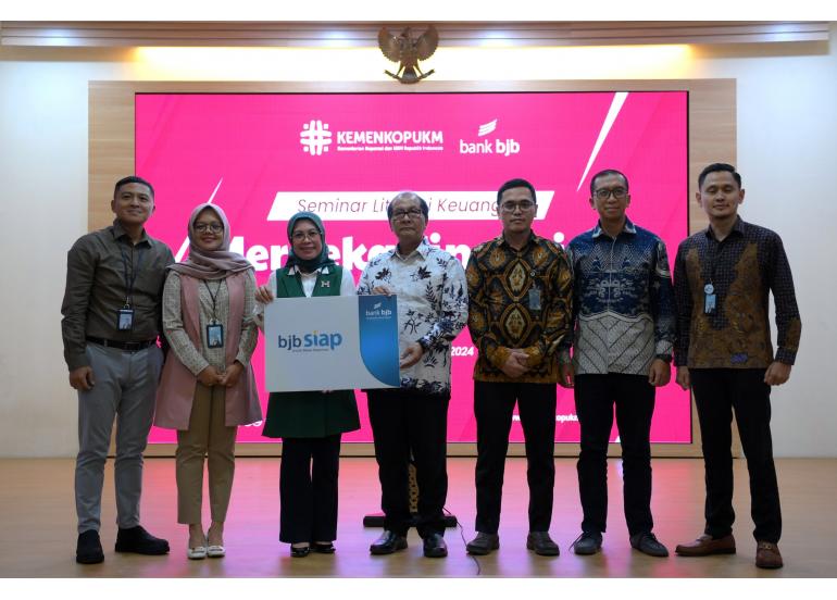 Seminar Literasi Keuangan Merdeka Finansial Bersama Bank BJB