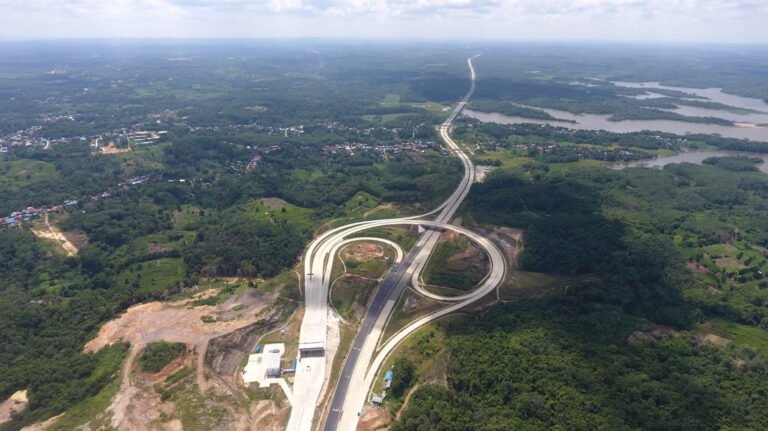 Jalan Tol Balikpapan - Samarinda menuju IKN