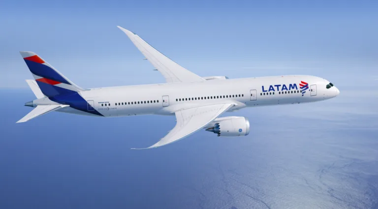 LATAM Boeing 787 Dreamliner