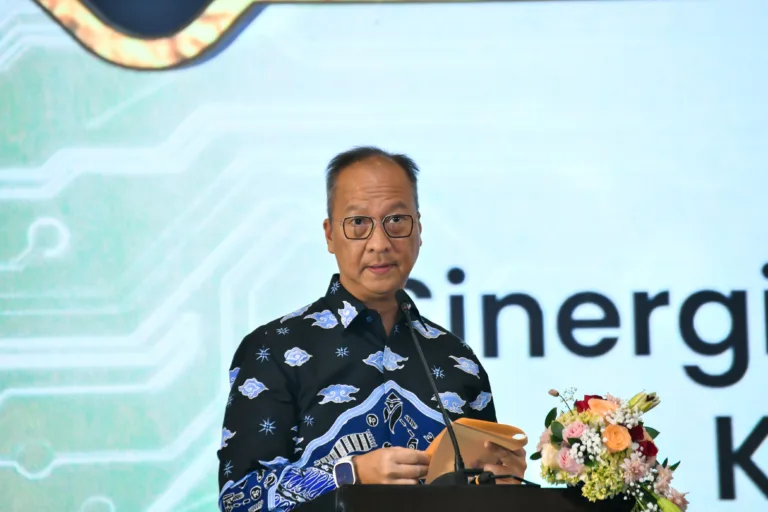 Menteri Perindustrian Agus Gumiwang Kartasasmita berbicara mengenai belanja produk dalam negeri.