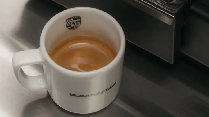 Porsche Hadirkan Mesin Espresso Edisi Terbatas Bersama La Marzocco