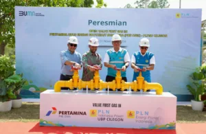 Seremoni pembukaan katup aliran gas pertama atau open valve first gas in di PLN Indonesia Power UBP Cilegon. Pertamina