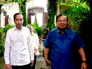 Presiden ke-7 Joko Widodo dan Presiden Prabowo.