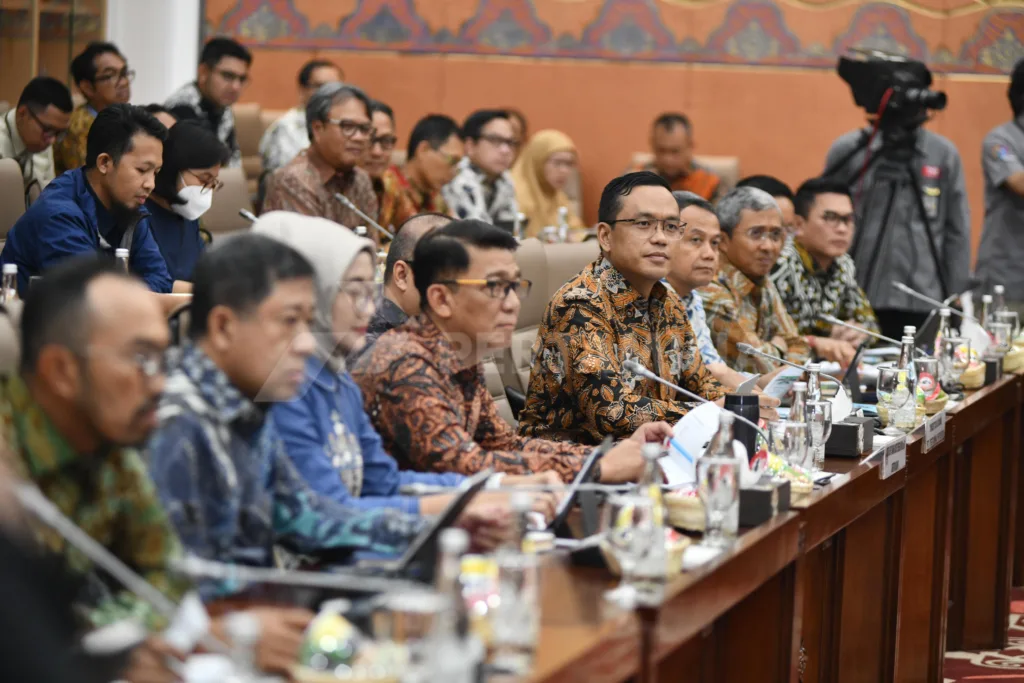 Pertamina Rapat Dengan KOmisi VI DPR RI