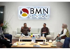 Wakil Menteri Koperasi (Wamenkop) Ferry Juliantono indutri furnitur di BNM Living