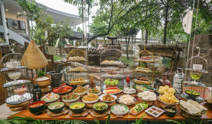 Buka Puasa di Royal Safari Garden