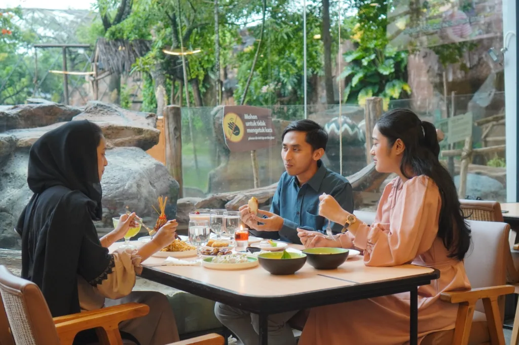 Buka Puasa di Royal Safari Garden