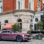Rolls-Royce Spectre Velvet Orchid dan Peony Pink Coachline