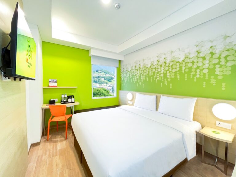 Kamar Hotel Zest Ambon