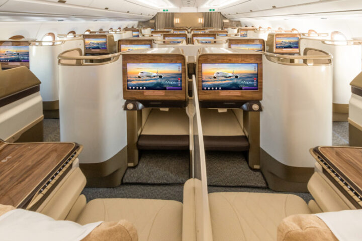 Kelas Bisnis Entertaiment A350 Emirates