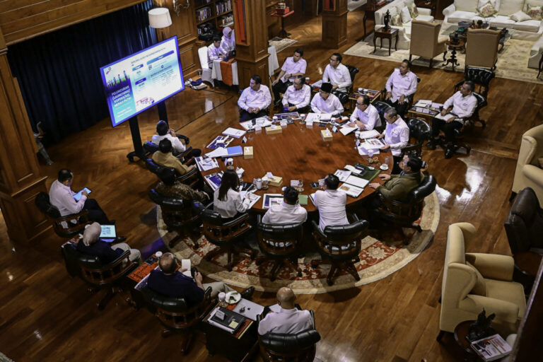 Presiden Prabowo Subianto kembali menggelar rapat terbatas di kediaman pribadinya di Hambalang, Kabupaten Bogor, pada Senin, 23 Juni 2025.