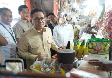 Mendag Busan Tinjau Pasar Jelang Libur Nataru 2025