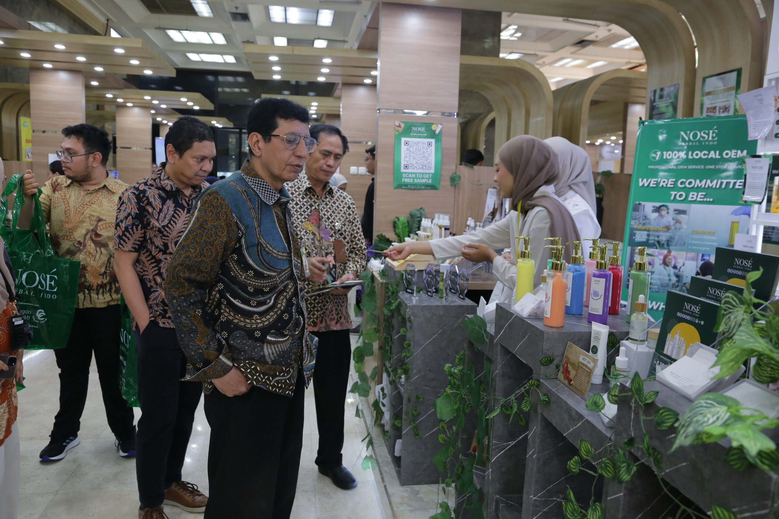 Pameran Indonesia Pharmaceutical and Cosmetics for Sustainability 2025 pada 12 -14 November 2025 di Plaza Industri.