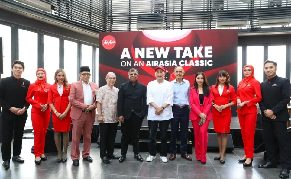 Kru AirAsia Mengenakan Hijab